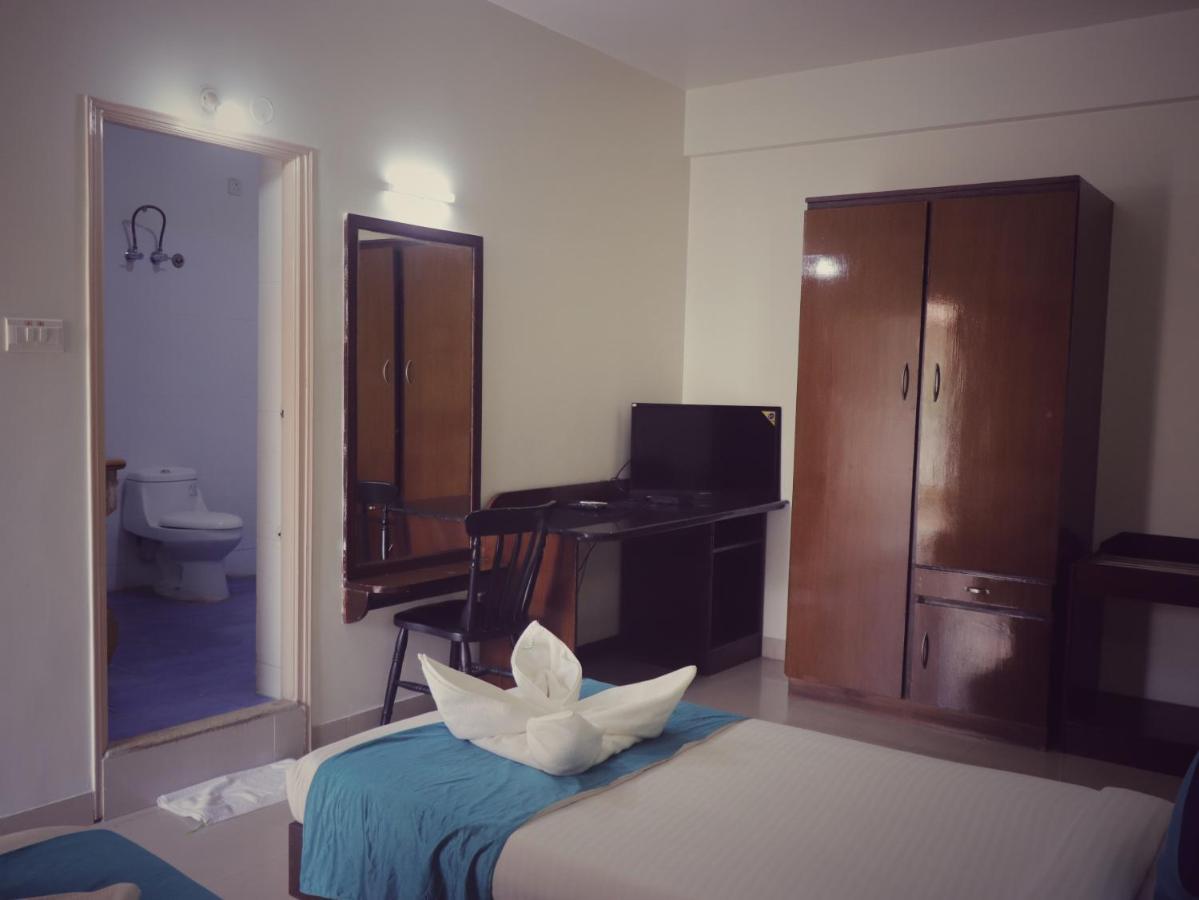 The Green Path Eco Hotel バンガロール エクステリア 写真