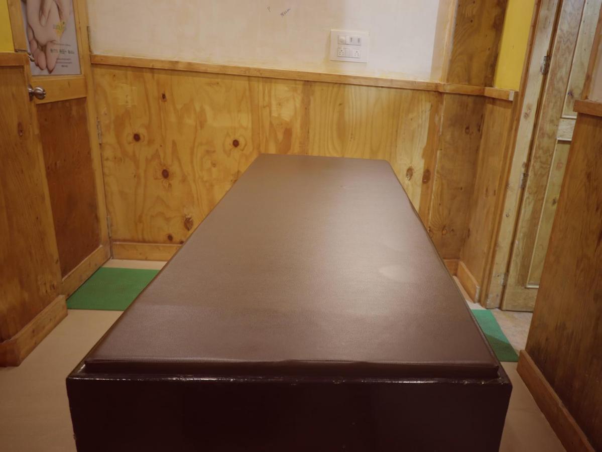 The Green Path Eco Hotel バンガロール エクステリア 写真