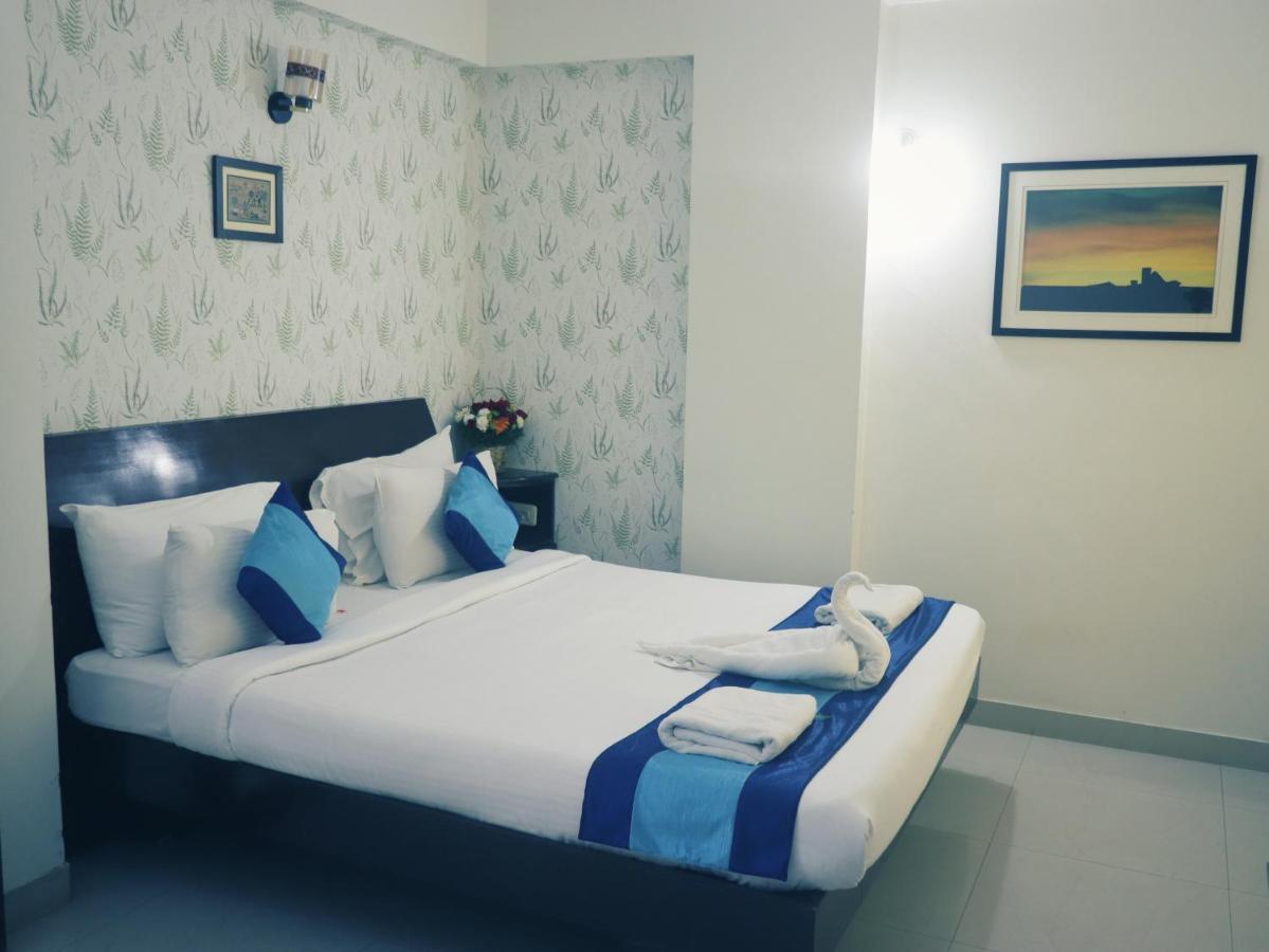 The Green Path Eco Hotel バンガロール エクステリア 写真