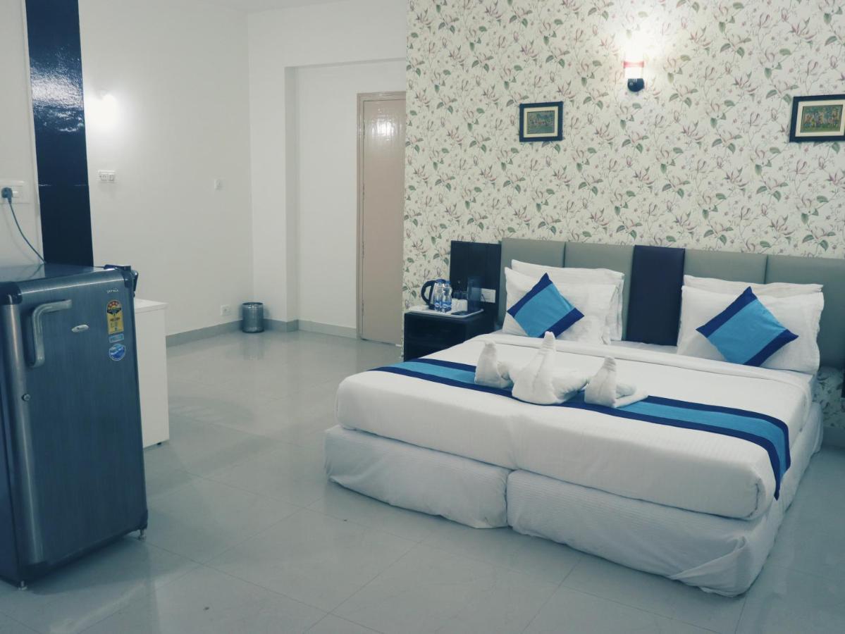 The Green Path Eco Hotel バンガロール エクステリア 写真