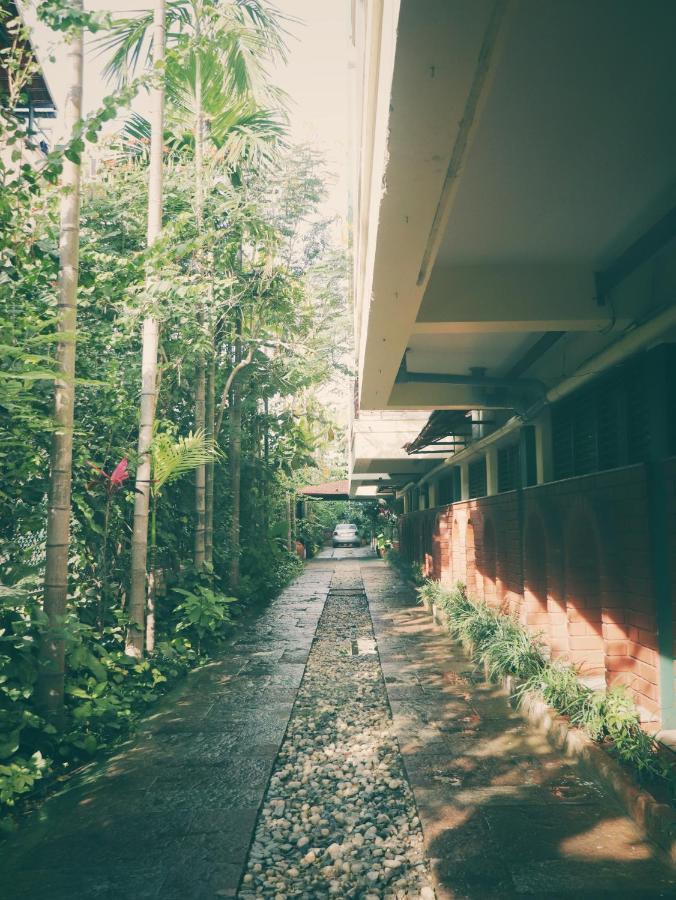 The Green Path Eco Hotel バンガロール エクステリア 写真