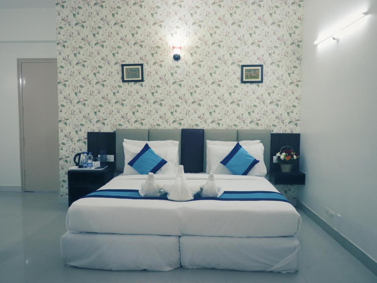 The Green Path Eco Hotel バンガロール エクステリア 写真